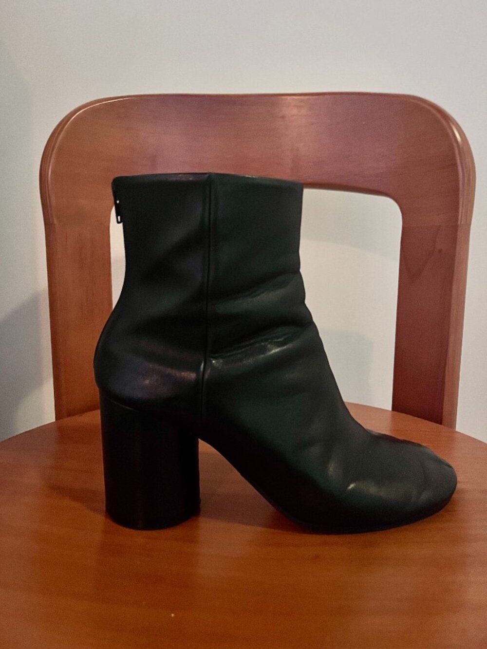 Maison Margiela Paris Round-Toe Leather Ankle Boots